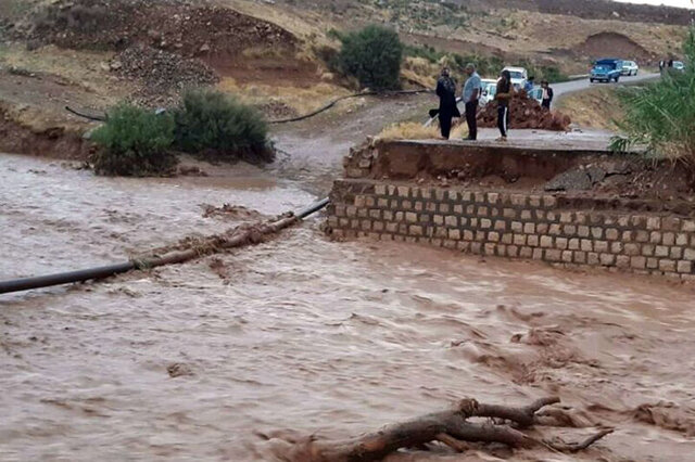 سیل ۱۳ باب منزل مسکونی را در مهاباد گرفتار کرد