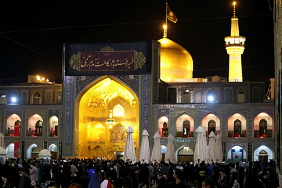 +آیین اجتماع شب رحلت پیامبر(ص) در حرم رضوی برگزار می‌شود
