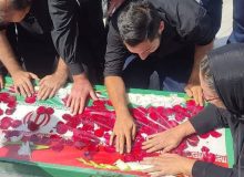 وداع با شهید مینوچهر؛ نخبه هسته‌ای کشور در امامزاده صالح به خاک سپرده شد