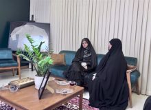 حضور زهرا پزشکیان در منزل شهید حاجی‌زاده