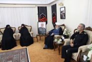 دیدار رئیس دفتر رهبر انقلاب با خانواده شهید سلامی