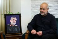 حضور قالیباف در منزل سرلشکر شهید امیرعلی حاجی‌زاده