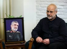حضور قالیباف در منزل سرلشکر شهید امیرعلی حاجی‌زاده