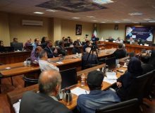 مهاجرانی: صنایع با فعالیت خود نشان دادند زندگی وسط جنگ جریان دارد