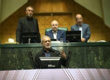 قالیباف: نشست مجلس با رئیس‌جمهور و همه کابینه دولت حول مسائل اقتصادی برگزار شد