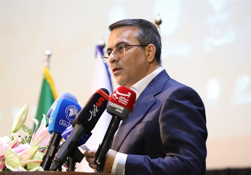رفیع‌زاده: قرار نیست هوش مصنوعی جای کارمندان را بگیرد