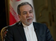 درخواست 81 نماینده از قالیباف برای بررسی توافق آژانس در جلسه با عراقچی